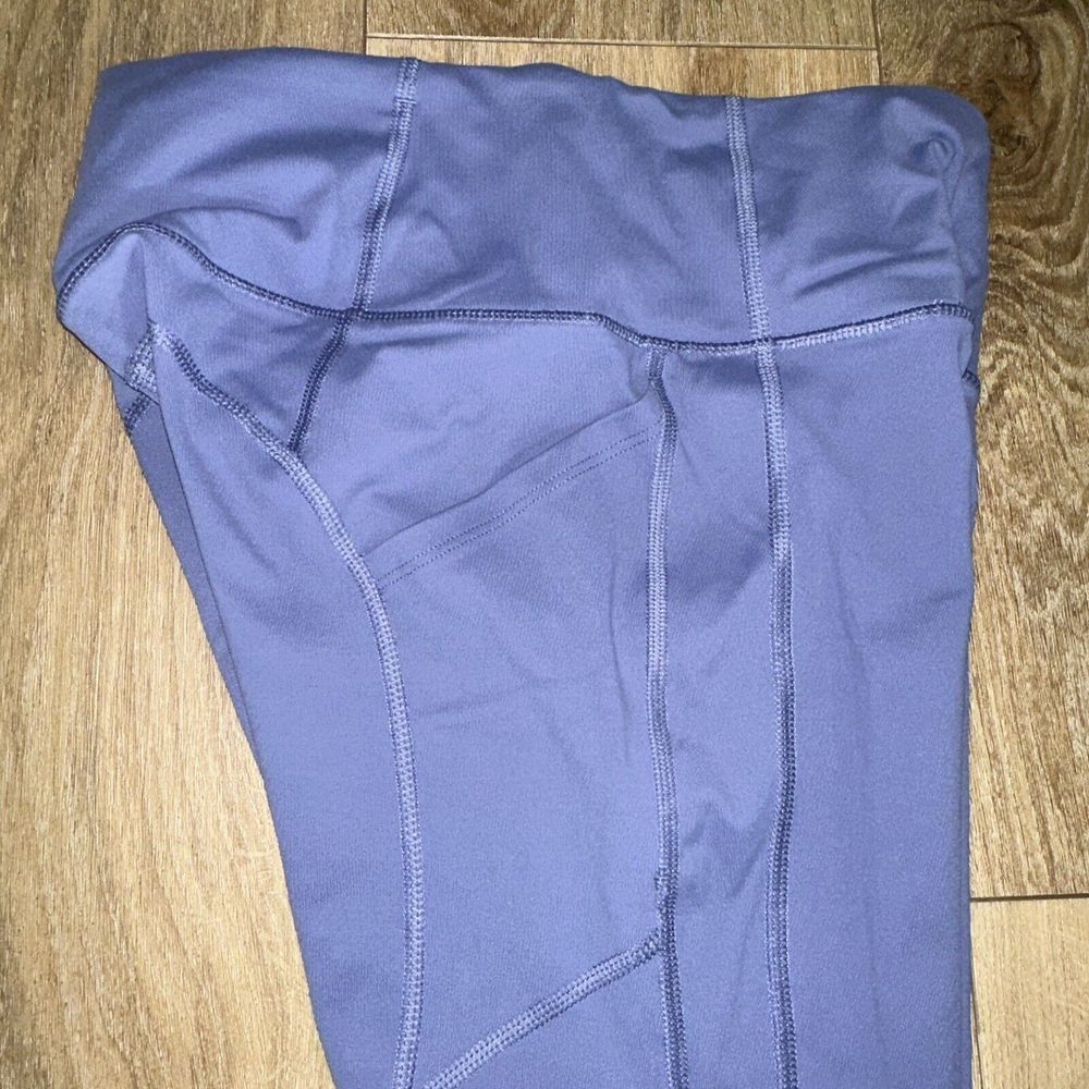 Victoria Sport Knockout‎ Women's Crop Leggings Pockets Lavender Small Preowned - Picture 6 of 8
